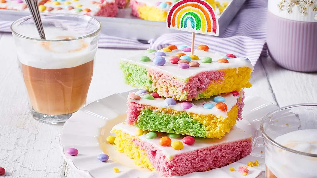 Regenbogenkuchen vom Blech