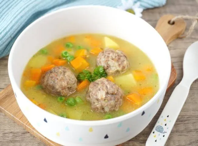 Reichhaltiger Gemüseeintopf mit Fleischbällchen für Baby &amp; Kleinkind