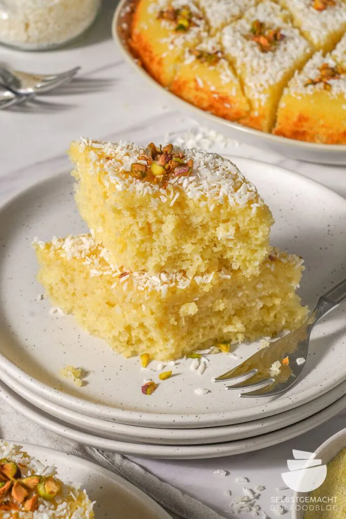 Revani (Türkischer Grießkuchen) – süß &amp; saftig nach dem Tränken