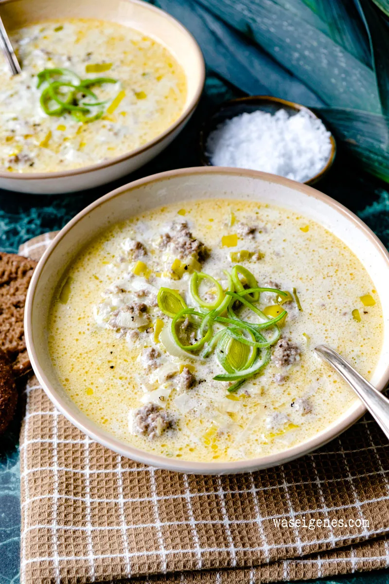 Rezept: Käse-Lauch-Suppe mit Hackfleisch - die perfekte Partysuppe, steht in 35 Minuten auf dem Tisch, macht satt | waseigenes.com - Was koche ich heute? Einfache & schnelle Rezepte für jeden Tag