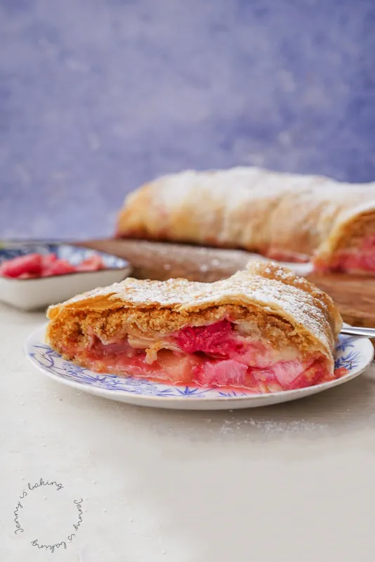 Rhabarber Strudel