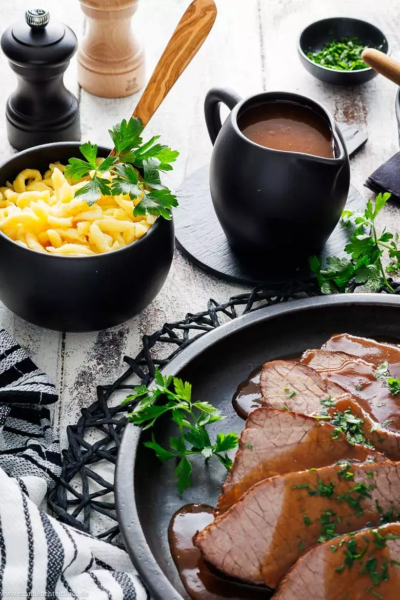 Rinderbraten Soße, reichhaltig und aromatisch