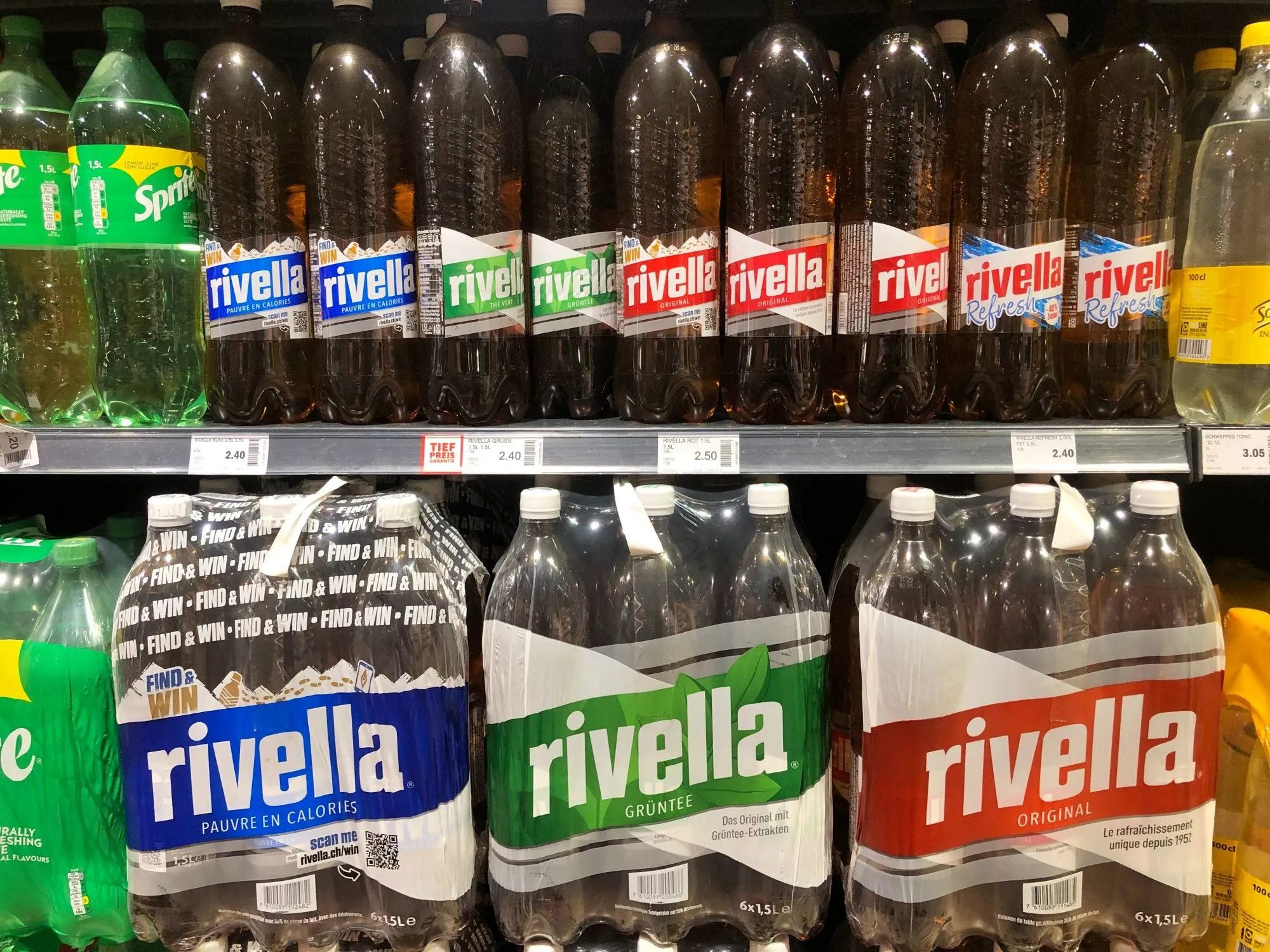 Rivella Getränke in verschiedenen Sorten im Supermarkt