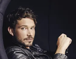 Robert Redweik, Musiker und Tierfreund, unterstützt die Initiative Haustier finden über Tierheime.