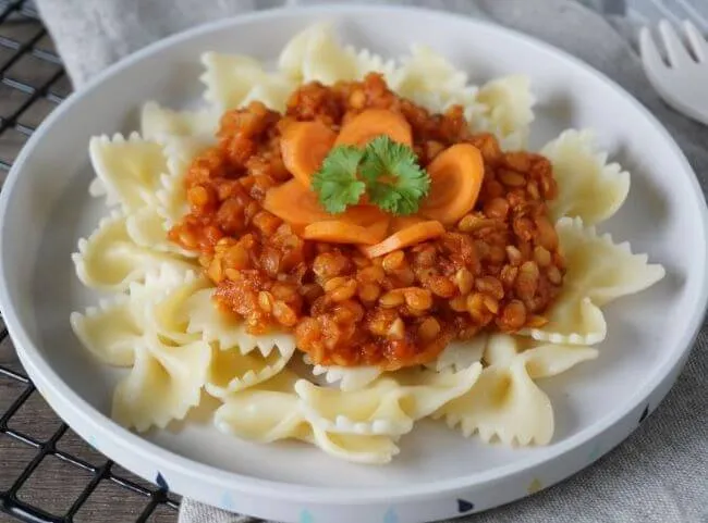 Rote Linsenbolognese (nicht nur) für Baby &amp; Kinder