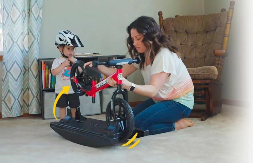 Rotes Strider Sport 2-in-1 Schaukel-Laufrad mit abnehmbarer Basis