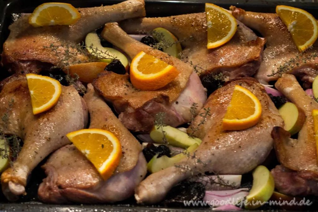 Rotkohl zubereitet in einem Topf