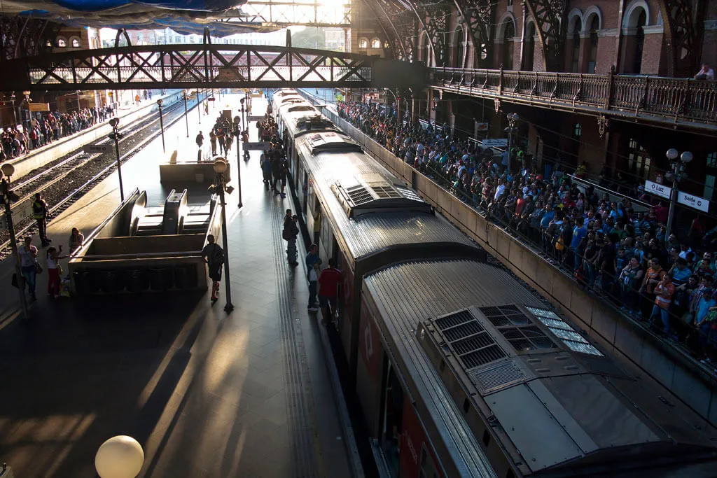 Rush Hour: Der Bahnhof Luz ist heute wichtiger Knotenpunkt für S-Bahnen und Metro