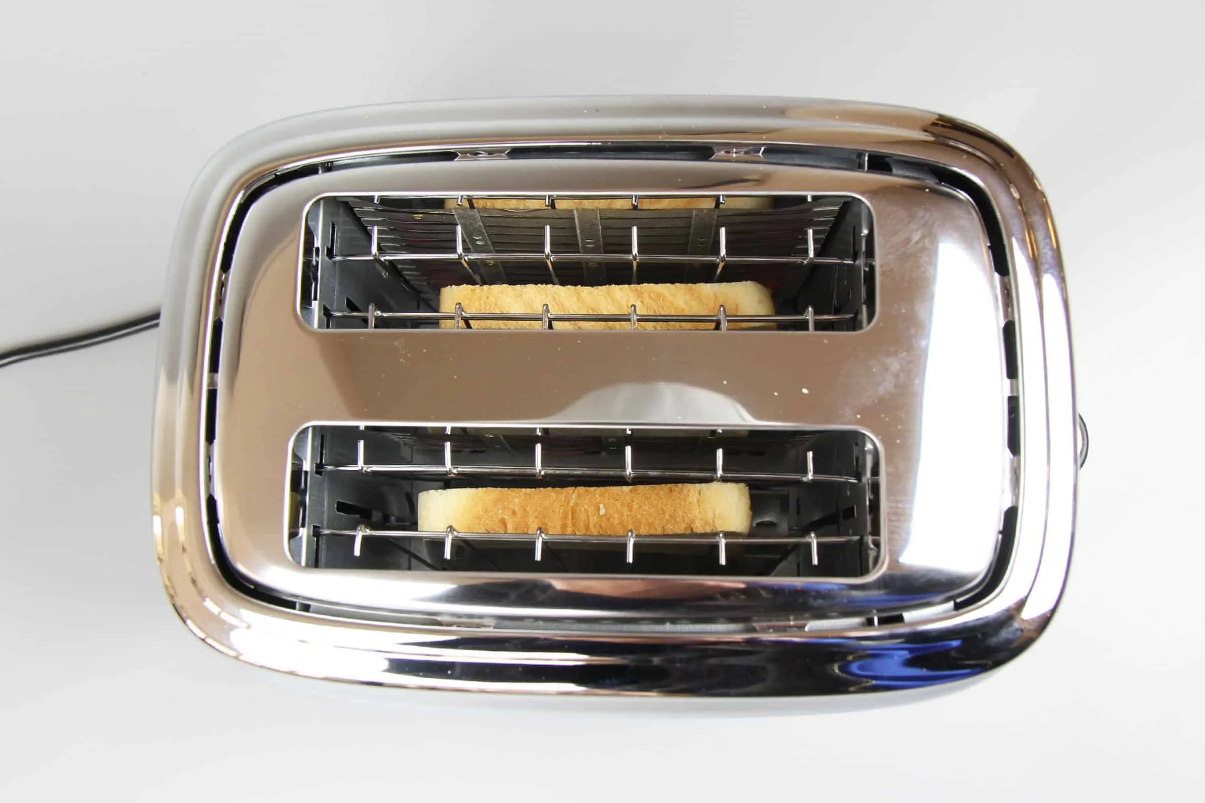 Russell Hobbs Retro Toaster: Krümelschublade zur einfachen Reinigung