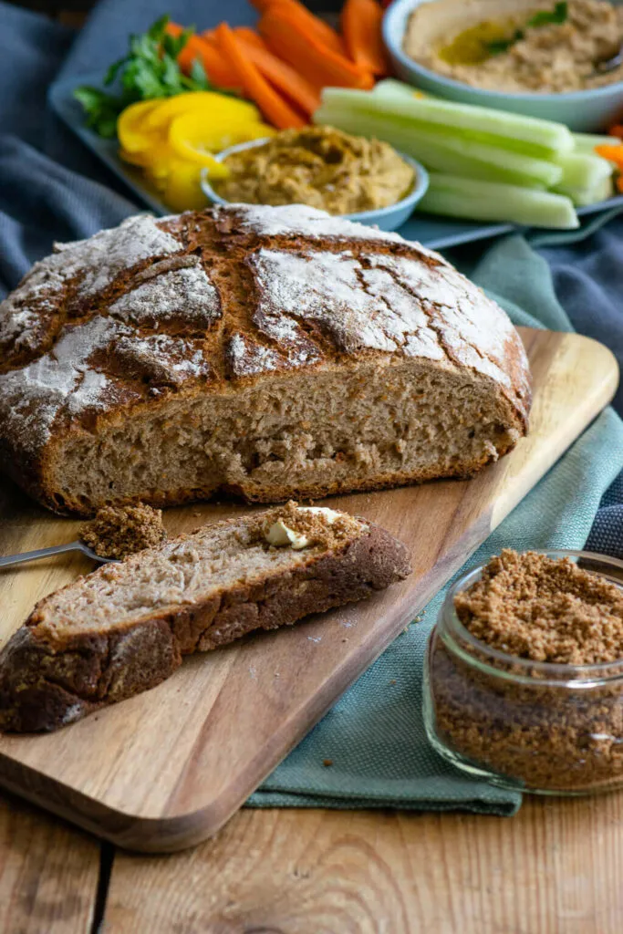 Rustikales Bauernbrot mit knuspriger Kruste, ideal zum Brotbacken mit Thermomix
