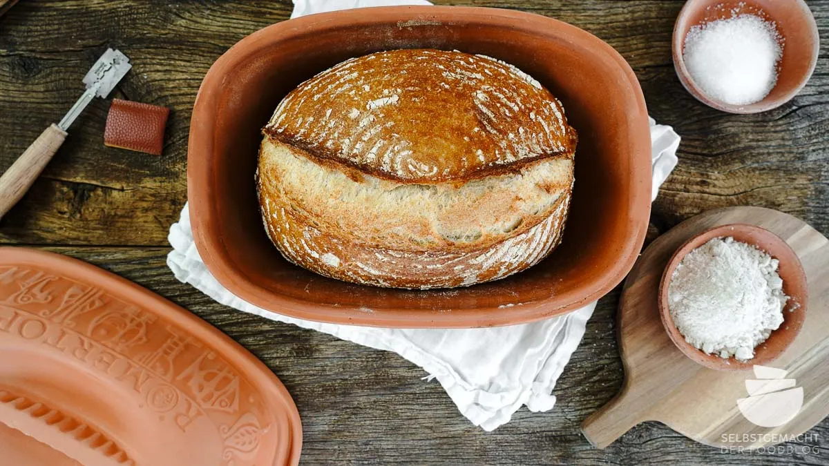 Sauerteigbrot Römertopf Titelbild
