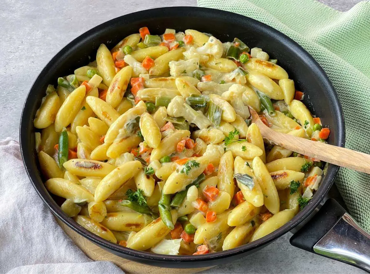 Schnelle Schupfnudeln mit Gemüse als Blitzrezept