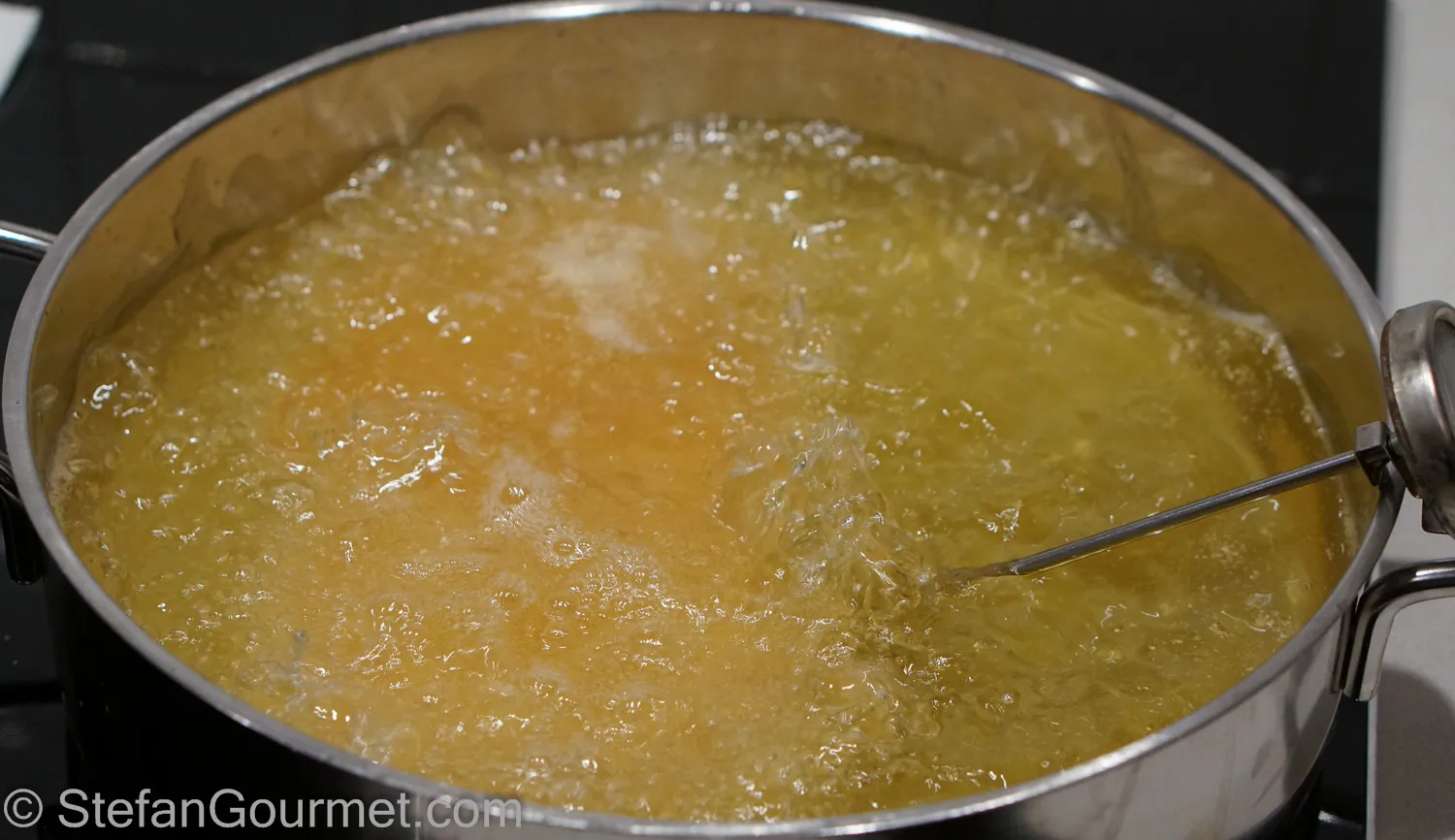 Schnitzel im heißen Öl