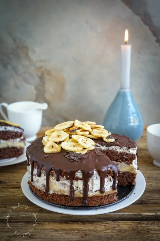 Schoko-Bananen-Torte mit Biskuit für Fruchtliebhaber