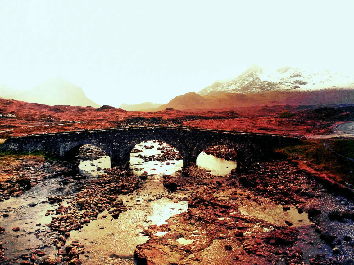 Schottland im Herbst: Farbenfrohe Wälder und sanfte Hügellandschaften