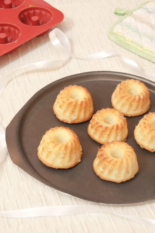 Schritt-für-Schritt-Anleitung für die Zubereitung von Mini-Gugelhupfen