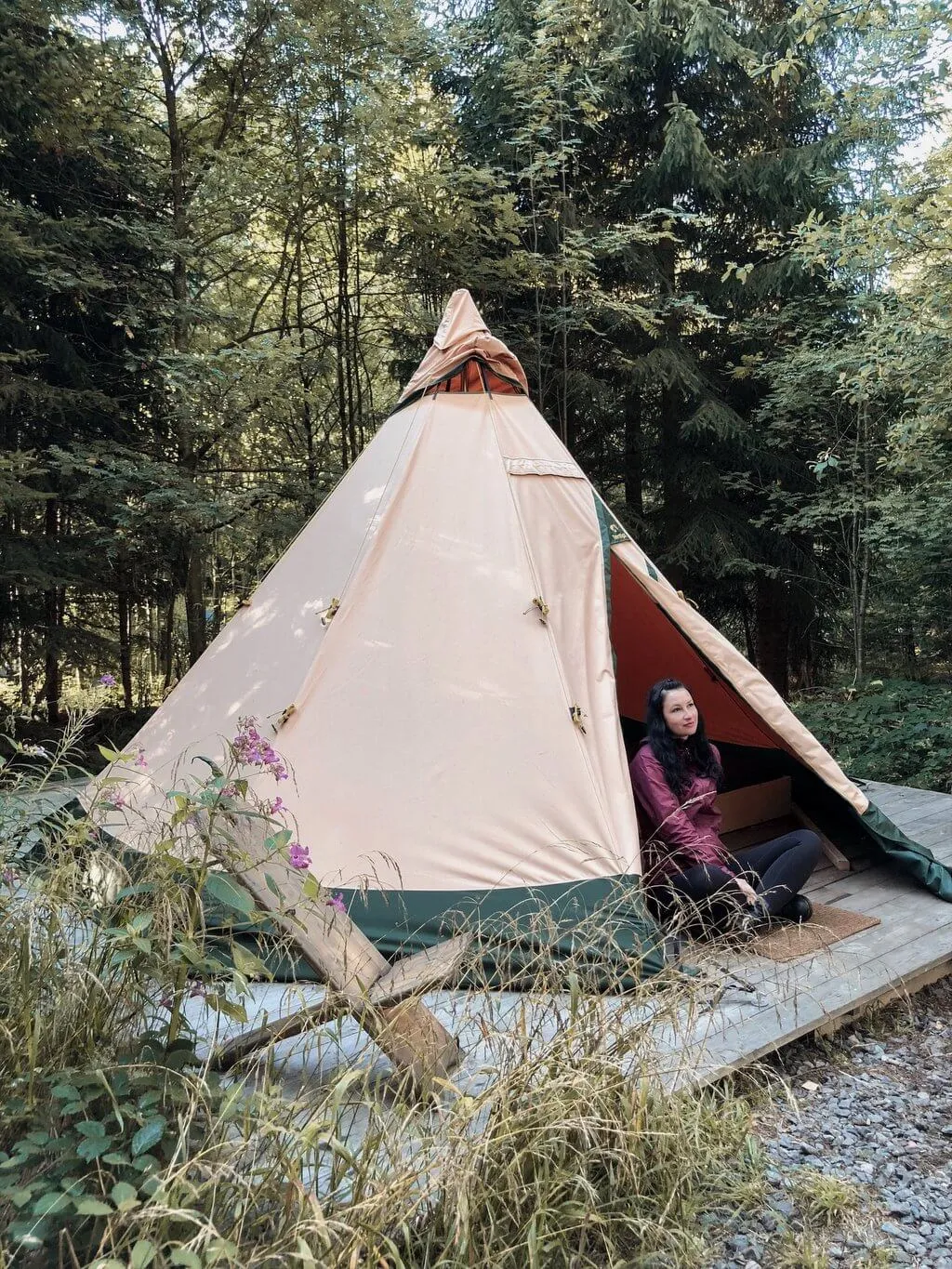 Schwarzwaldcamp am Schluchsee mit einem Tipi-Zelt