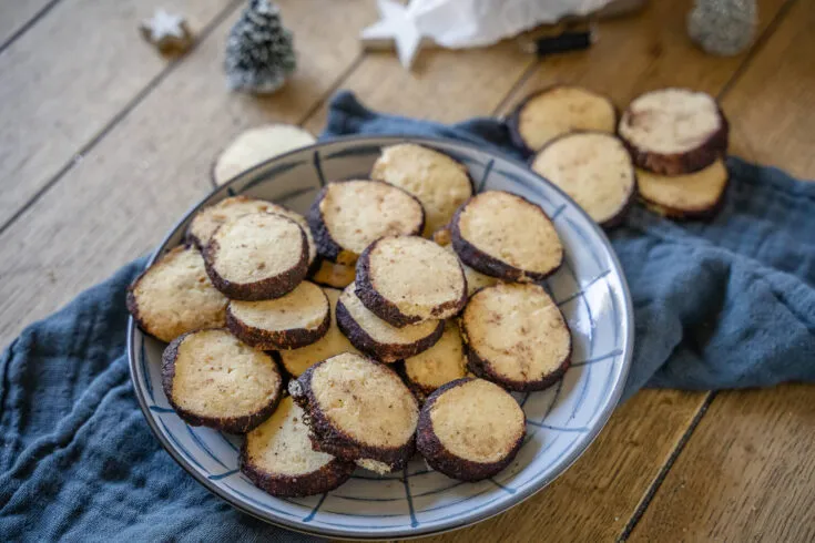 Schweizer Nusstaler, Kekse die auf der Zunge zergehen.
