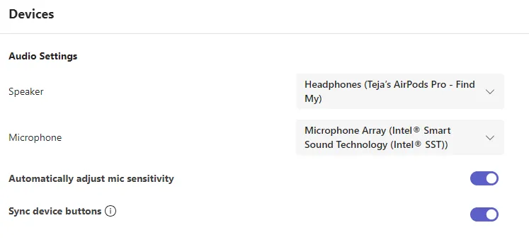 Screenshot der Microsoft Teams Audioeinstellungen, der die Auswahl des Laptop-Mikrofons anstelle der AirPods zeigt.