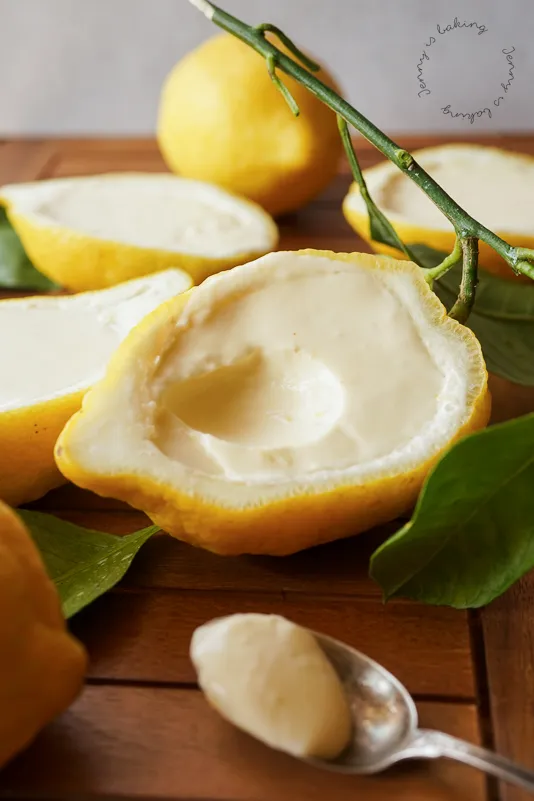 Selbstgemachtes Zitronenmousse, ein einfaches und erfrischendes 3-Zutaten-Rezept für jeden Anlass