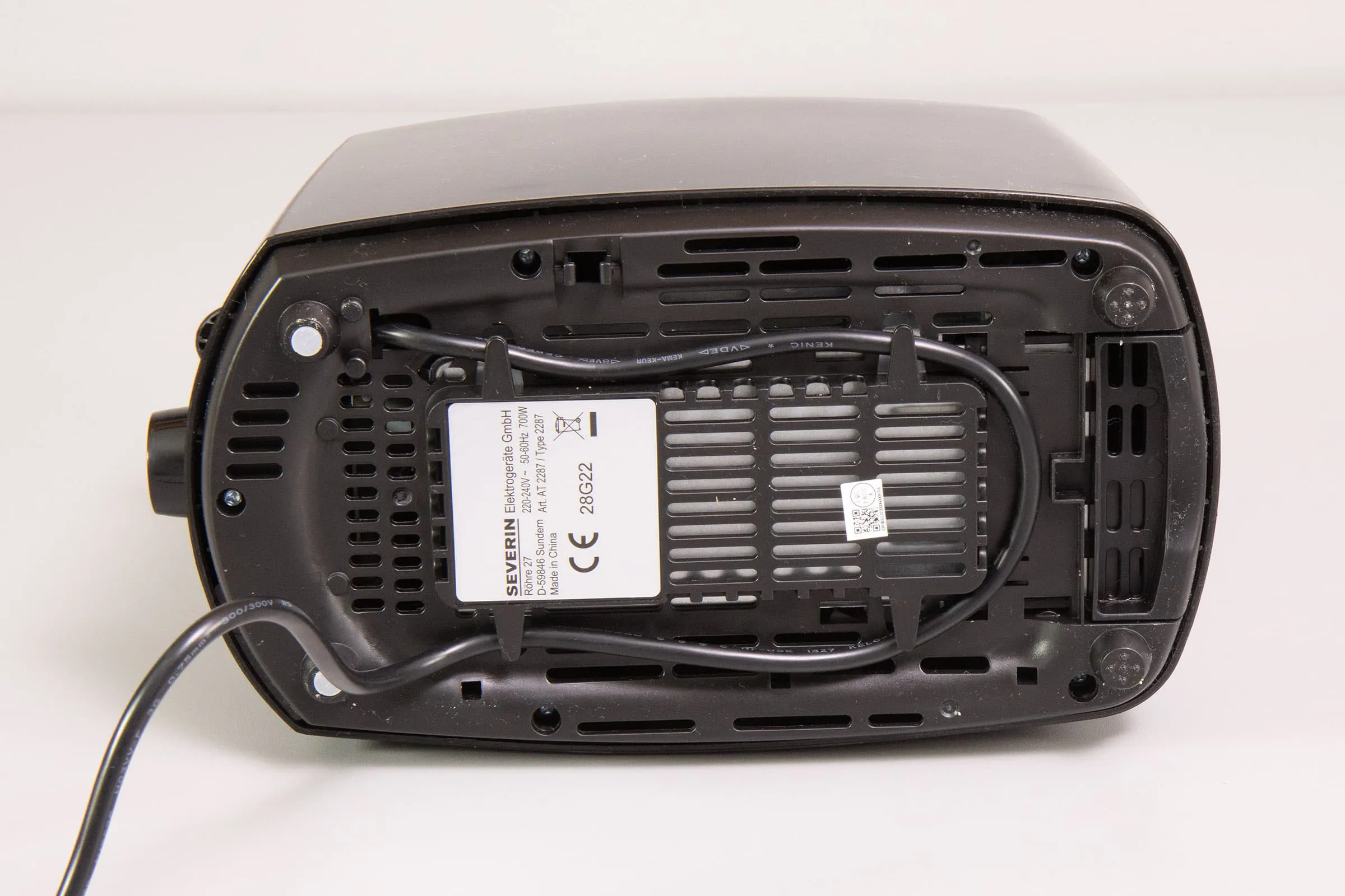 Severin AT 2287 Toaster: Praktische Kabelaufwicklung am Boden