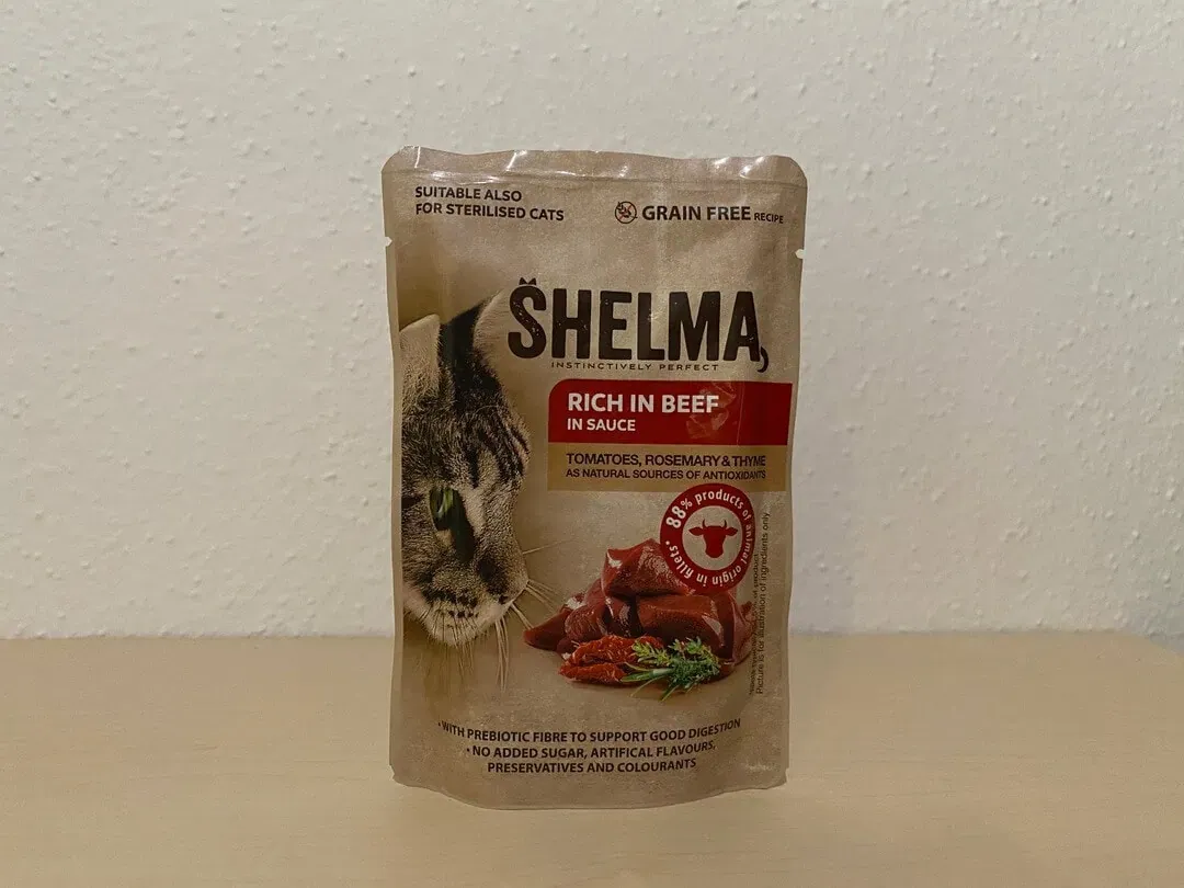 Shelma Katzenfutter gedämpfte Filets mit Rind, Tomaten und Kräutern in Sauce im Test