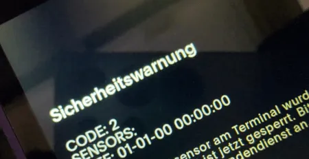 Sicherheitswarnung auf einem Bildschirm eines PayPal Terminals