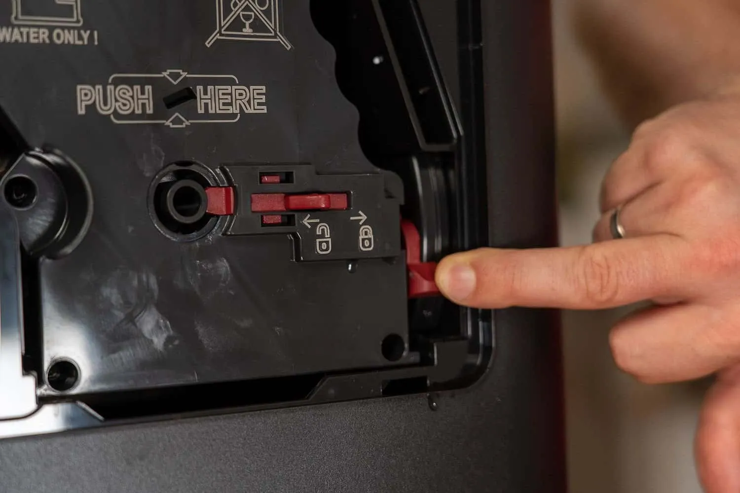 Siemens EQ6 Kaffeevollautomat Brühgruppe entriegeln – Schritt für Schritt Anleitung