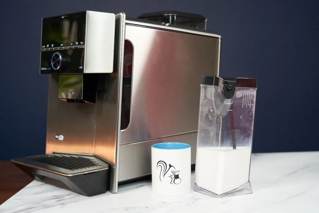 Siemens EQ9 Kaffeevollautomat automatisches Milchschaum System