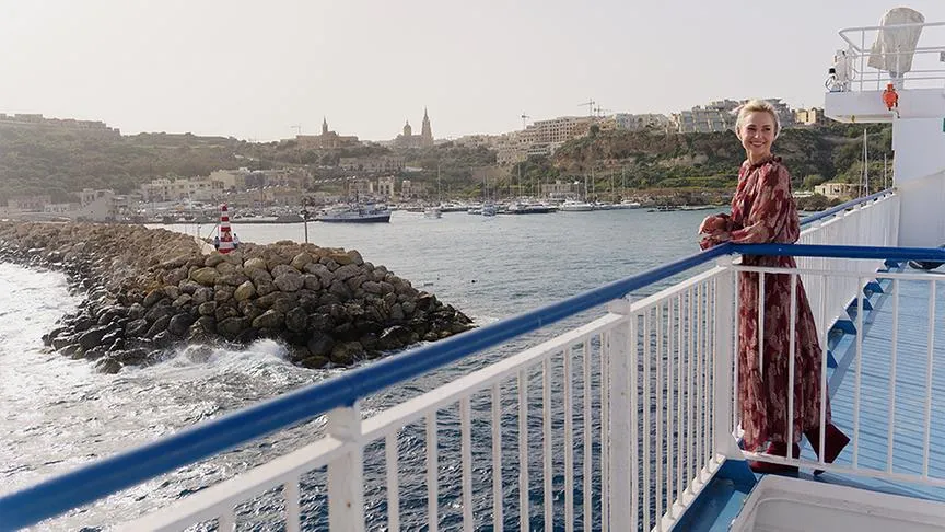 Silvia Schneider erkundet mit Tourguide Isabelle die Gassen von Victoria, Gozo