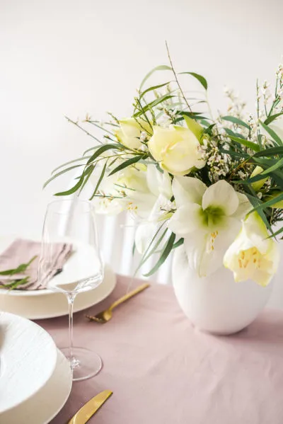 Skrei und Spitzkohl mit cremiger Sauce, appetitlich angerichtet