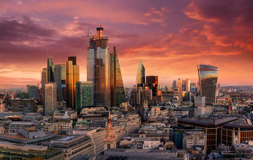 Sonnenuntergang über der Londoner Skyline