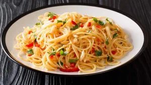 Spaghetti Aglio Olio mit Chili und Knoblauch