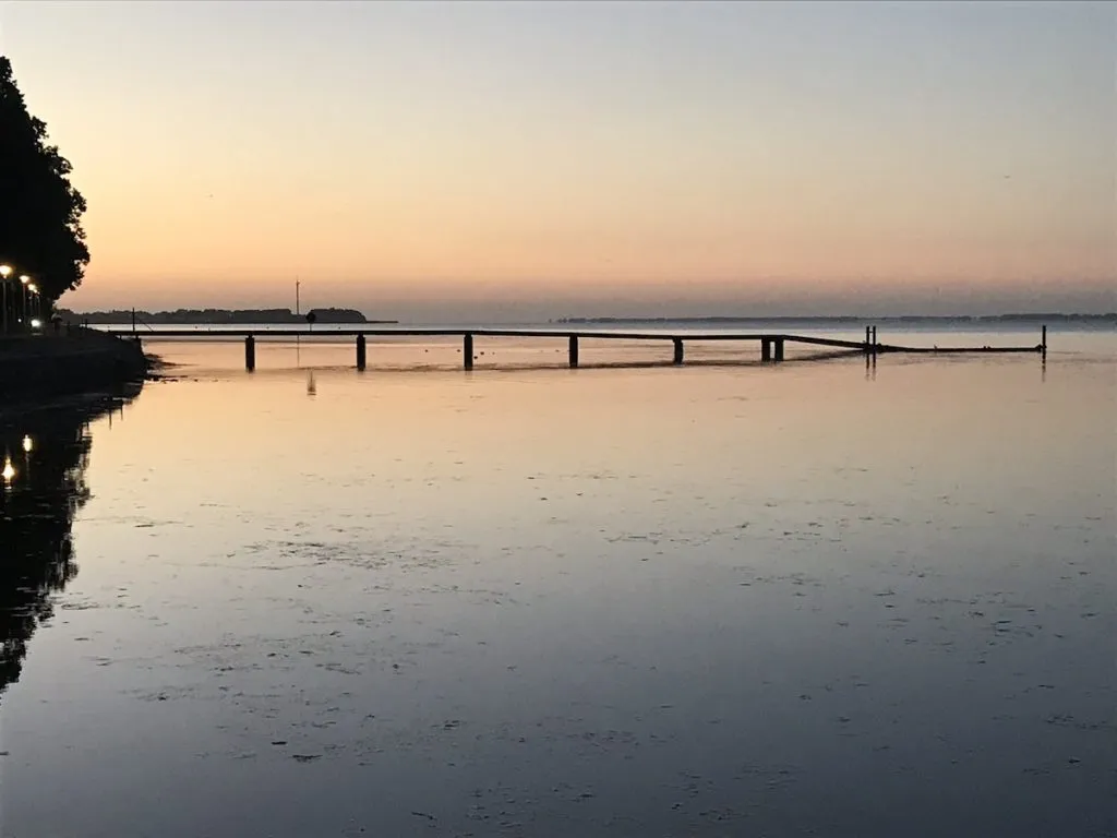 Steg im Wasser Stralsund Norddeutschland Reisen