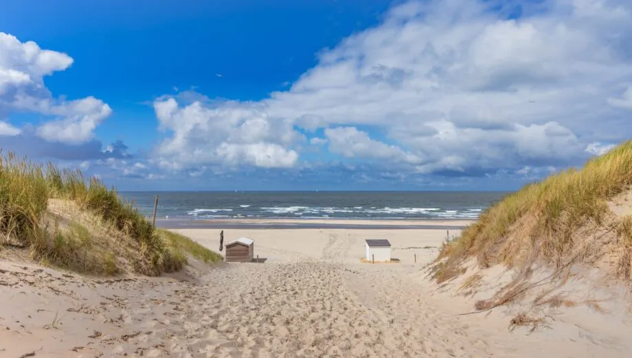 Strand auf Texel bei Sonnenuntergang