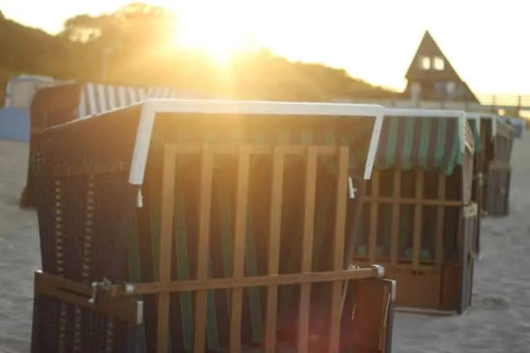 strandkorb am strand