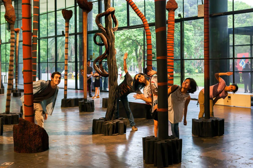 Symbiose: Kunst und Natur sind im Ibirapuera-Park unzertrennlich und machen den Besuch zu einem Erlebnis