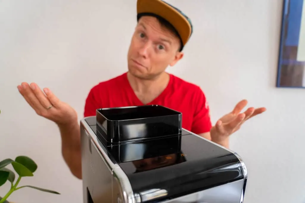 Tchibo Esperto Caffè Anthrazit mit unansehnlichem Bohnenbehälter-Aufsatz