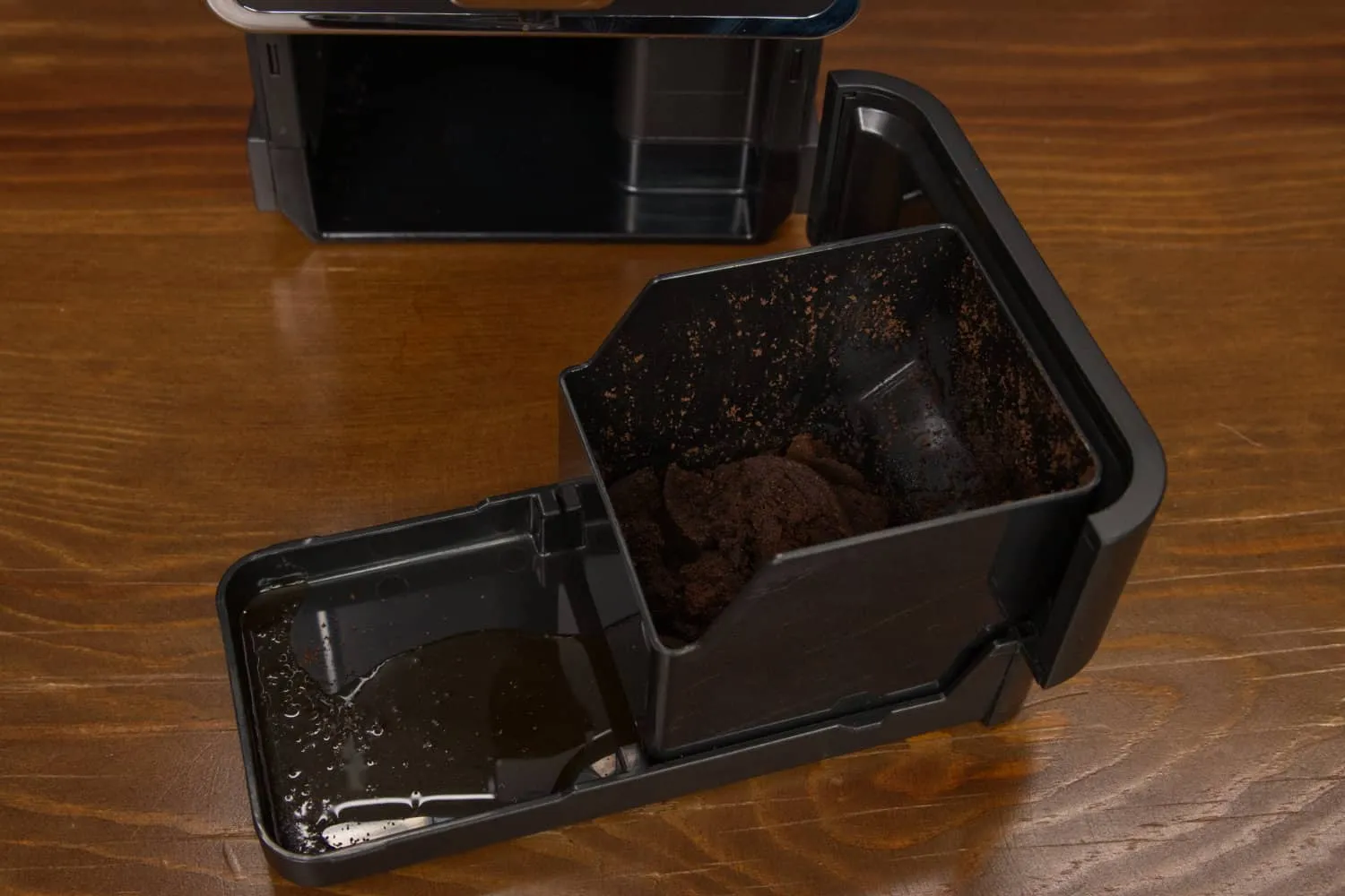 Tchibo Esperto Pro Tresterbehälter, geleert und gereinigt