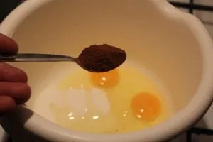 Teigzutaten werden verrührt