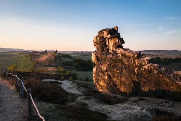 Teufelsmauer Harz: Mystische Felsenlandschaft im Vorharz
