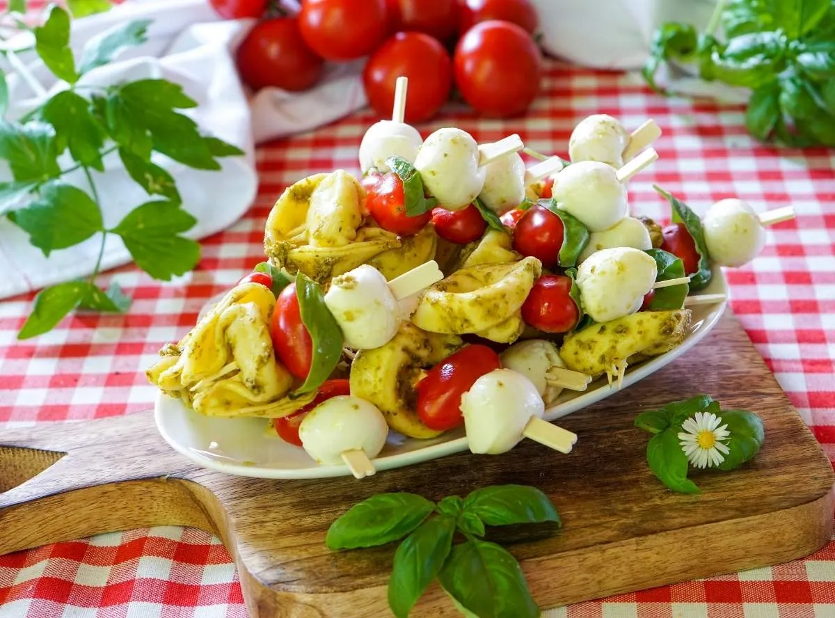 Tortellini-Spiesse Tomate-Mozzarella