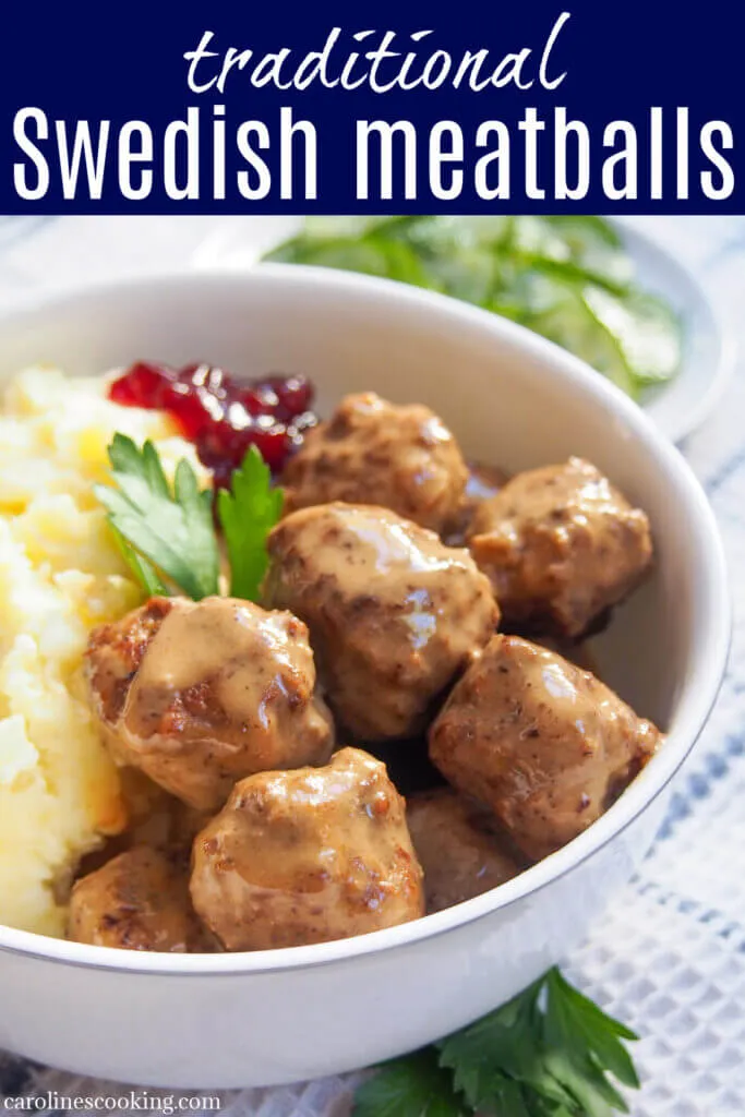 Traditionelle schwedische Köttbullar mit cremiger Soße und Preiselbeeren, selbstgemacht