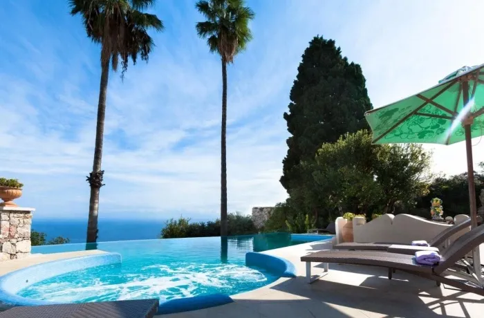 Traumhafter Meerblick auf Sizilien: The Ashbee Hotel in Taormina