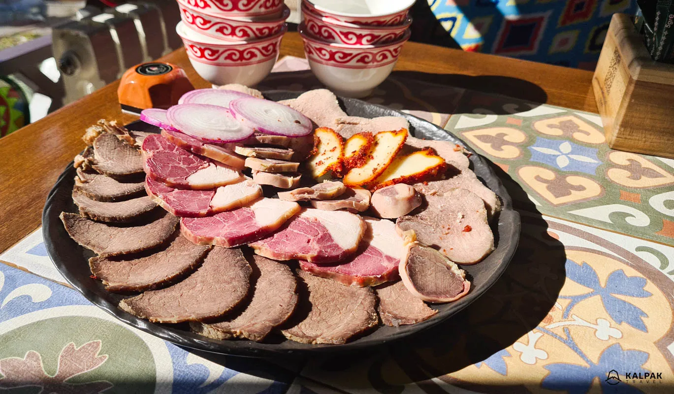 Tschutschuk, eine traditionelle Fleischwurst