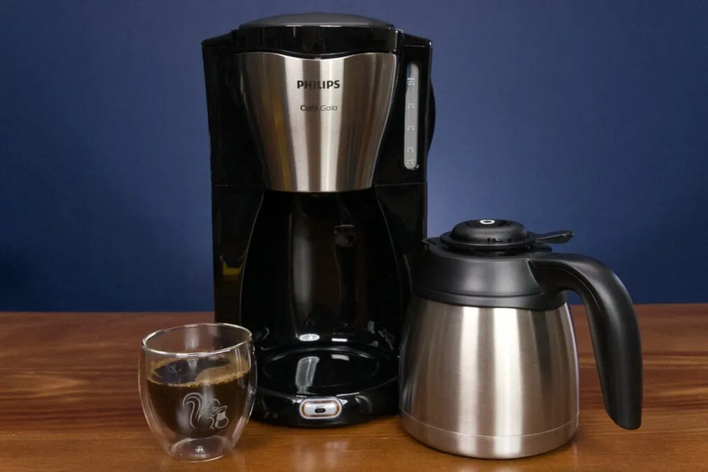 Übersicht der Philips Gaia Kaffeemaschine mit Glaskanne