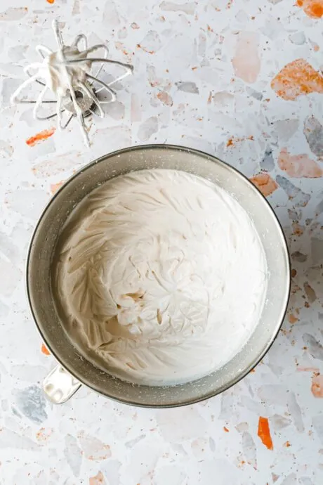 Vegane aufschlagbare Sahne als Füllung