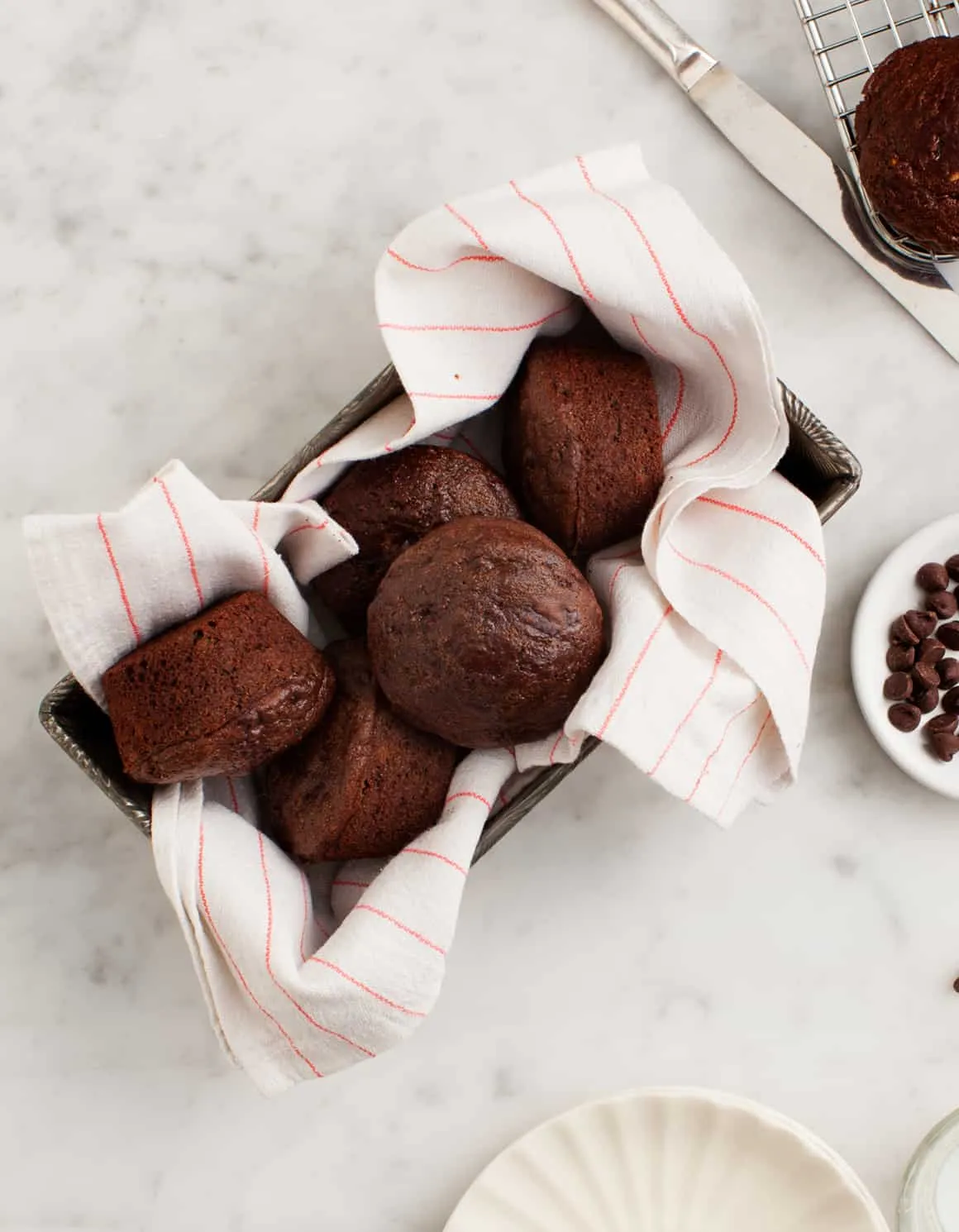 Vegane Double Chocolate Zucchini Muffins, schokoladig und saftig