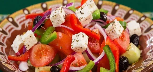 Veganer Feta aus pflanzlichen Zutaten