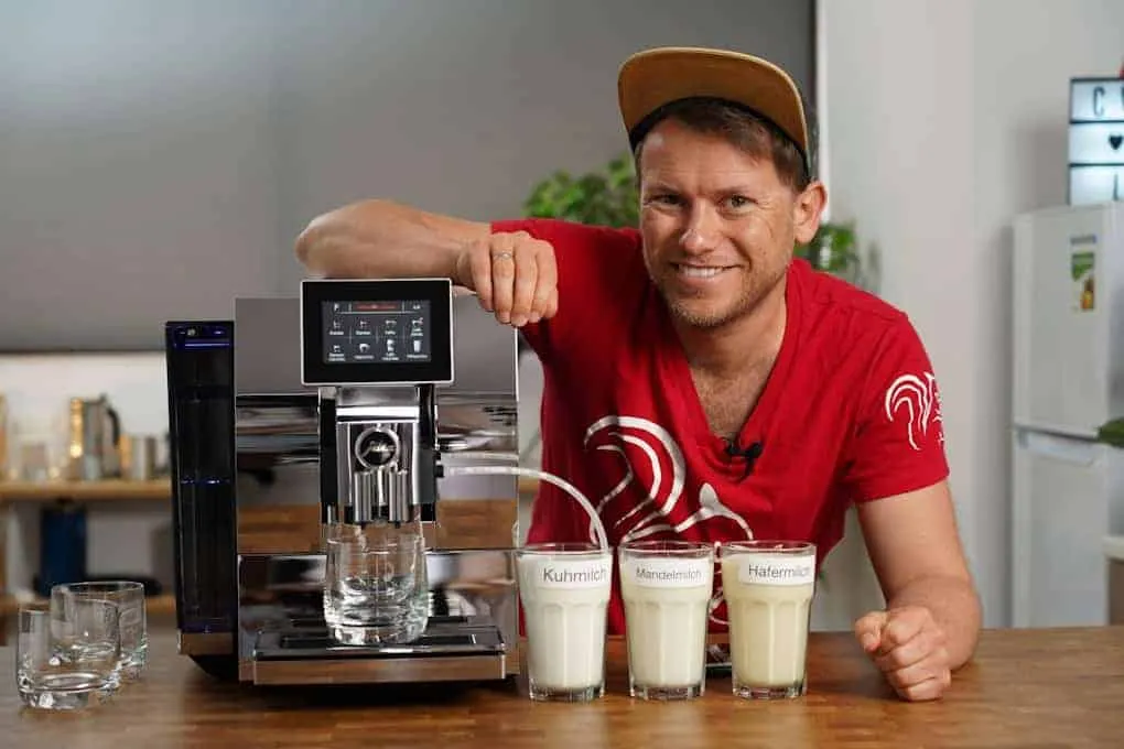 Verschiedene pflanzliche Milchalternativen im Vergleich für die optimale Milchschaumqualität in Kaffeevollautomaten